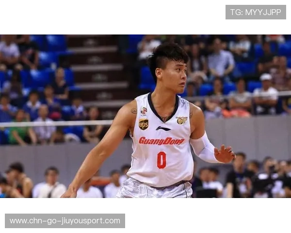 俱乐部公布重磅加盟，球员签约现场星光熠熠